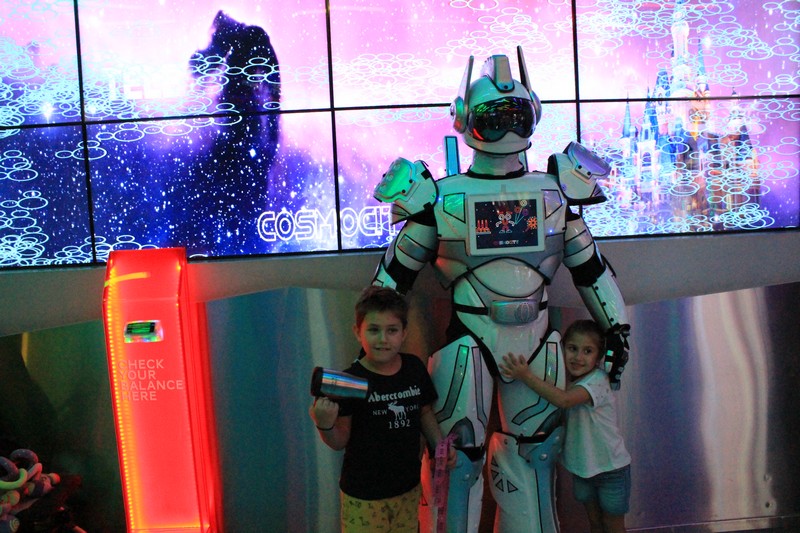 Cosmocity announces the winners of its Disneyland activation